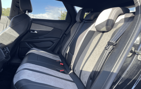 peugeot-3008-hybrid4-300ch-gt-pack-e-eat8 - 76818575