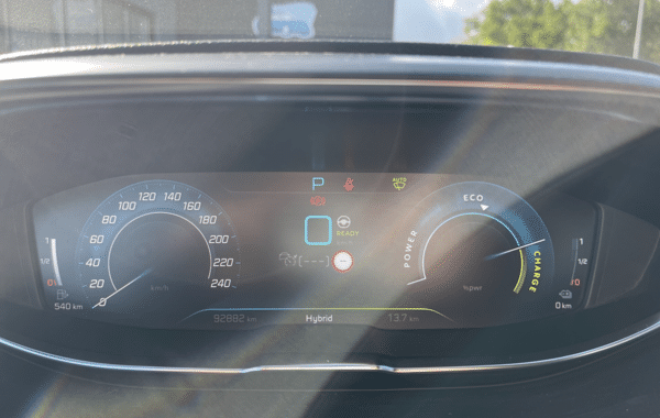 peugeot-3008-hybrid4-300ch-gt-pack-e-eat8 - 76818575