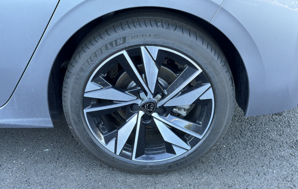peugeot-308-1-5-bluehdi-130ch-s-s-allure-eat8 - 124634686