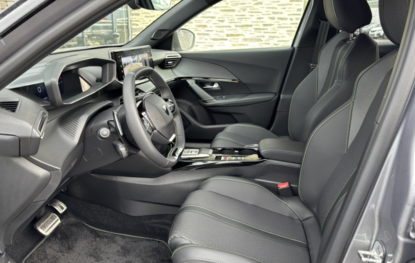 peugeot-2008-1-2-puretech-130ch-s-s-gt-eat8 - 128484686