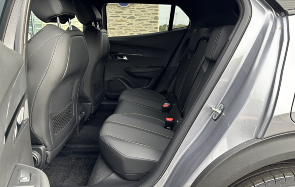 peugeot-2008-1-2-puretech-130ch-s-s-gt-eat8 - 128484686