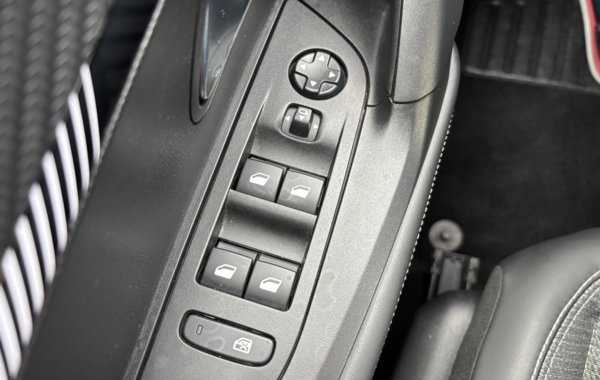 peugeot-2008-1-2-puretech-130ch-s-s-allure-eat8 - 129984686