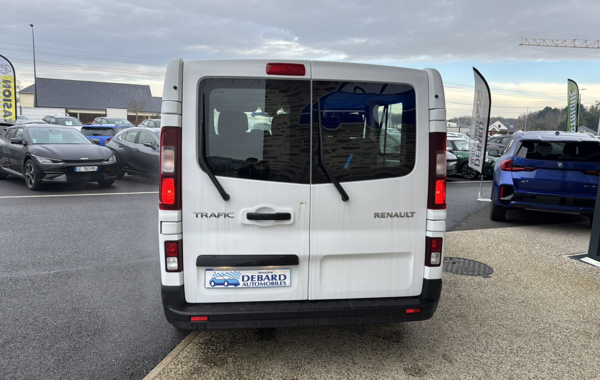 renault-trafic-iii-combi-l1-2-0-blue-dci-150ch-s-s-zen-8-places-e6e - 133564686