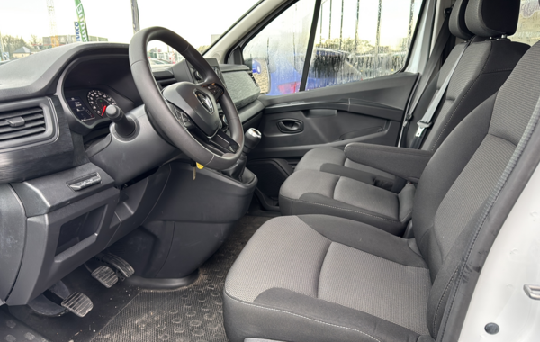 renault-trafic-iii-combi-l1-2-0-blue-dci-150ch-s-s-zen-8-places-e6e - 133564686