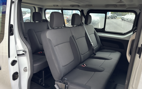 renault-trafic-iii-combi-l1-2-0-blue-dci-150ch-s-s-zen-8-places-e6e - 133564686