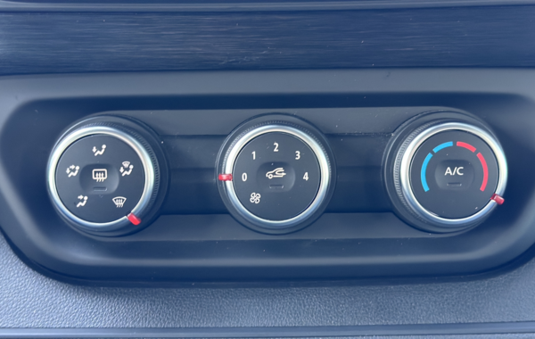 renault-trafic-iii-combi-l1-2-0-blue-dci-150ch-s-s-zen-8-places-e6e - 133564686