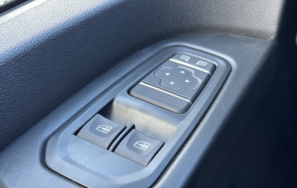 renault-trafic-iii-combi-l1-2-0-blue-dci-150ch-s-s-zen-8-places-e6e - 133564686