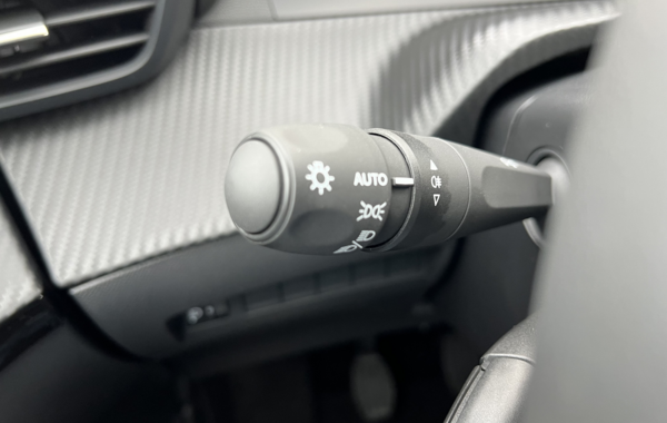peugeot-208-1-2-puretech-100ch-s-s-allure - 133764686