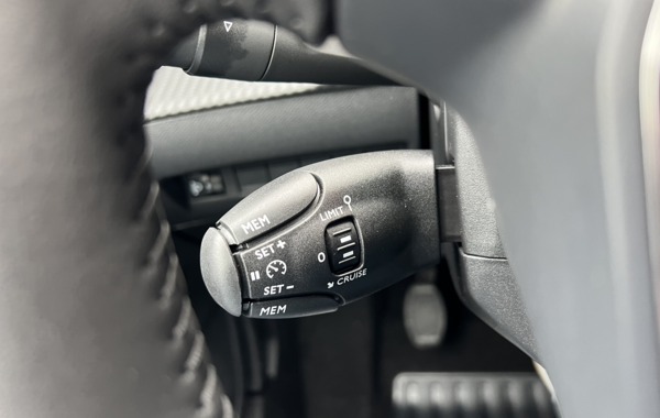 peugeot-208-1-2-puretech-100ch-s-s-allure - 133764686