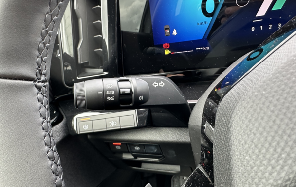 renault-austral-1-3-tce-mild-hybrid-160ch-evolution-auto-24 - 139034686