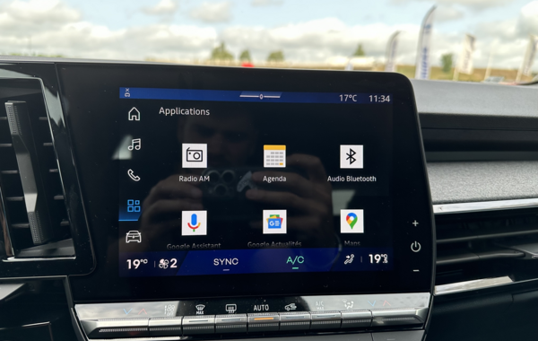 renault-austral-1-3-tce-mild-hybrid-160ch-evolution-auto-24 - 139034686