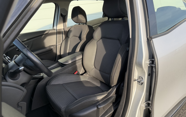 renault-grand-scenic-iv-1-5-dci-110ch-hybrid-assist-business-7-places - 139764686