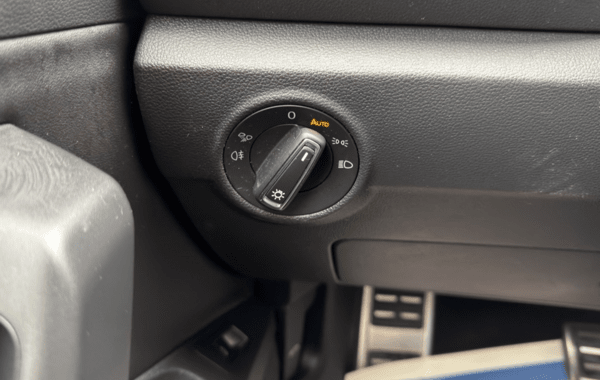 volkswagen-t-roc-2-0-tdi-150ch-r-line-dsg7 - 141704686