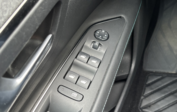 peugeot-3008-1-2-puretech-130ch-s-s-allure-pack-eat8 - 142824686