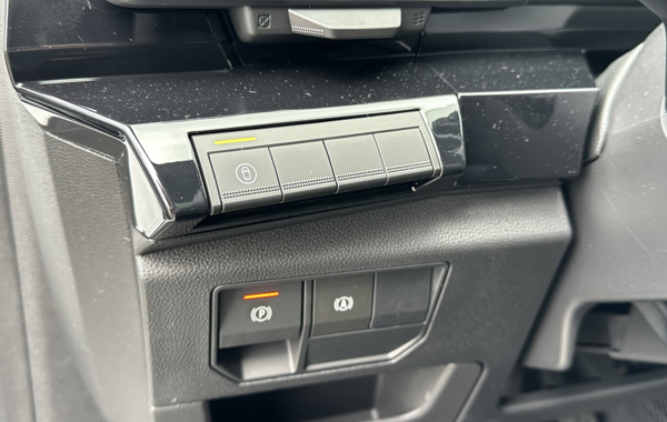 renault-austral-1-2-e-tech-full-hybrid-200ch-techno-24 - 143064686