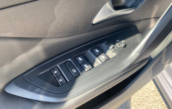 peugeot-308-1-2-puretech-130ch-s-s-allure-pack-eat8 - 143244686