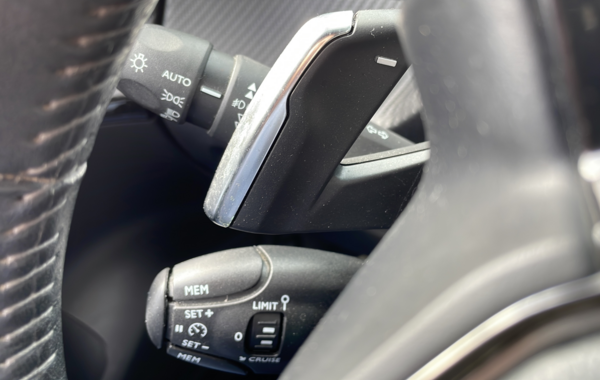 peugeot-2008-1-5-bluehdi-130ch-s-s-allure-eat8-7cv - 144474686