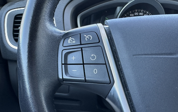 volvo-v40-d2-120ch-momentum - 148594686
