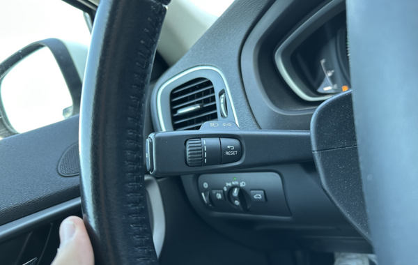 volvo-v40-d2-120ch-momentum - 148594686