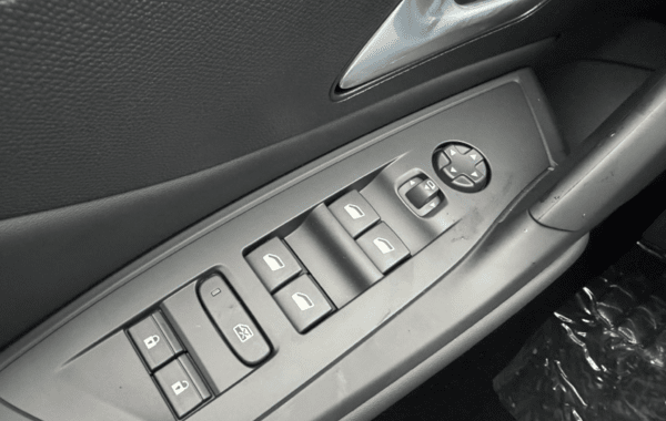 peugeot-308-sw-1-5-bluehdi-130ch-s-s-allure-eat8 - 148754686