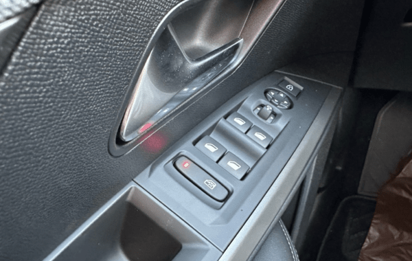 peugeot-5008-hybrid-145ch-allure-e-dcs6 - 150284686