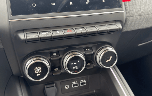 renault-clio-v-1-0-tce-90ch-techno-25 - 151484686