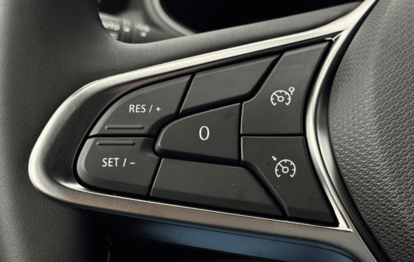 renault-clio-v-1-0-tce-90ch-techno-25 - 151504686