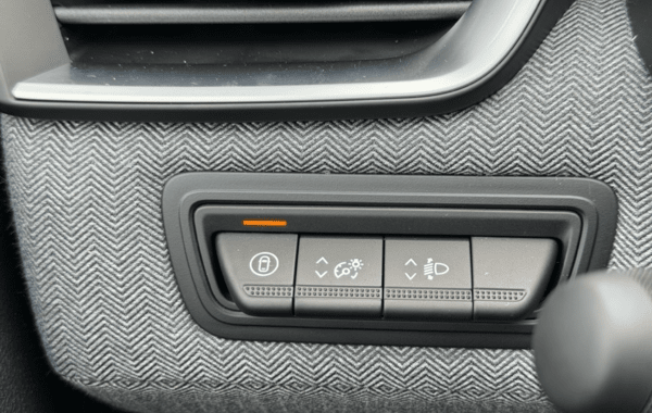 renault-clio-v-1-0-tce-90ch-techno-25 - 151544686