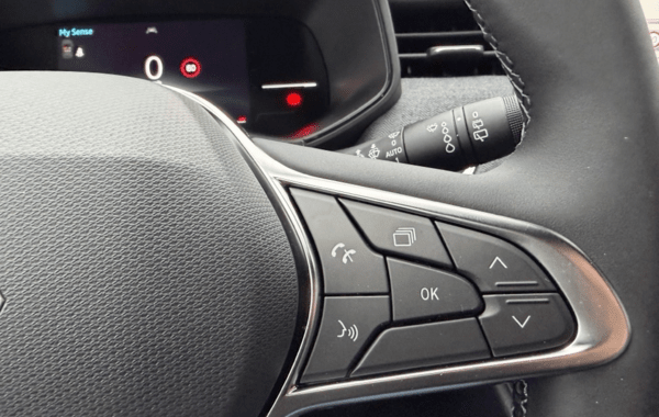 renault-clio-v-1-0-tce-90ch-techno-25 - 151544686