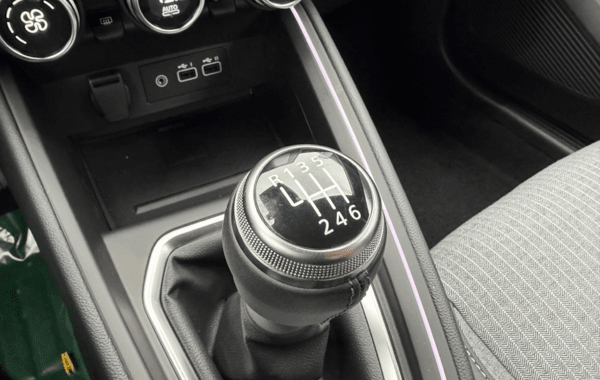 renault-clio-v-1-0-tce-90ch-techno-25 - 151544686