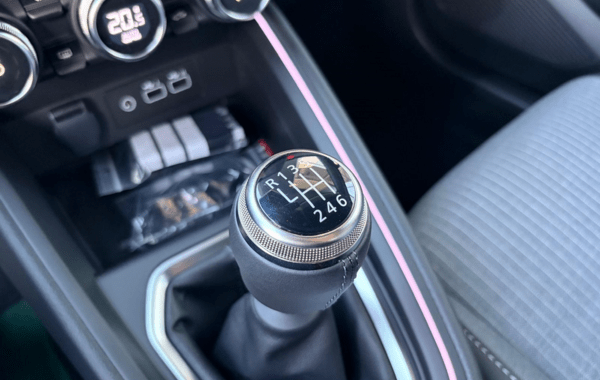 renault-clio-v-1-0-tce-90ch-techno-25 - 151574686