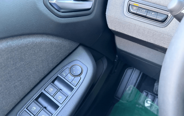 renault-clio-v-1-0-tce-90ch-techno-25 - 151594686