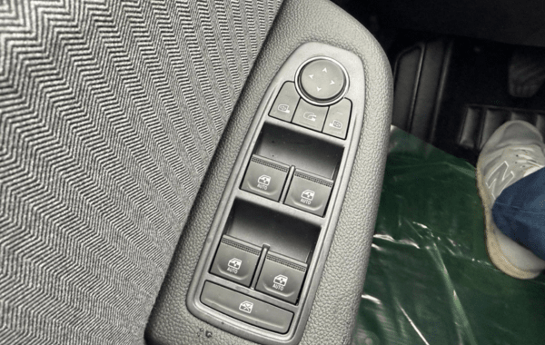 renault-clio-v-1-0-tce-90ch-techno-25 - 151634686