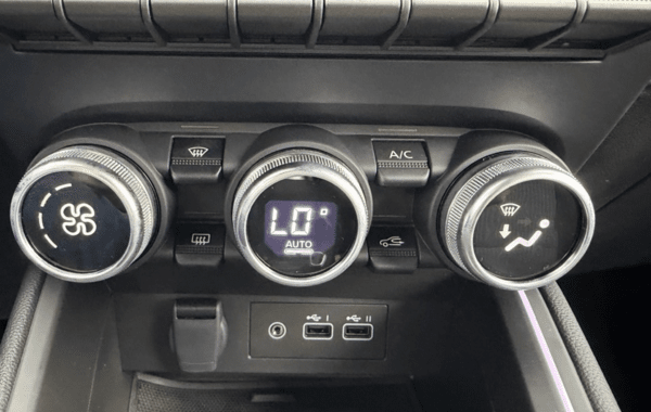 renault-clio-v-1-0-tce-90ch-techno-25 - 151634686