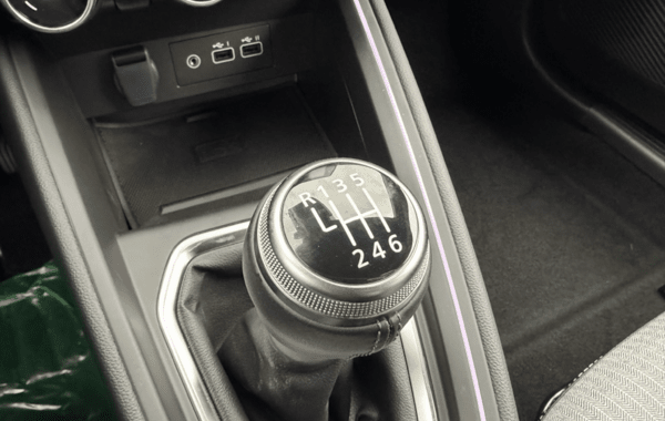 renault-clio-v-1-0-tce-90ch-techno-25 - 151634686