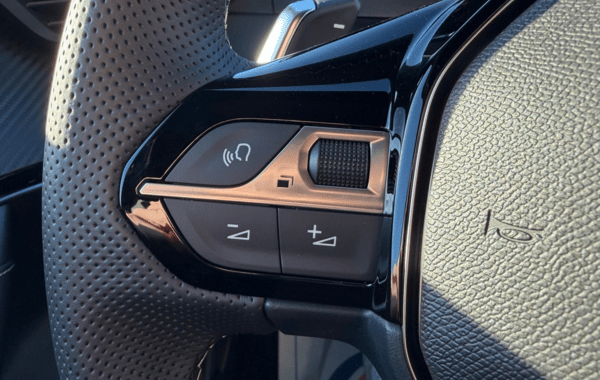 peugeot-2008-1-2-hybrid-145ch-gt-e-dcs6 - 152924686