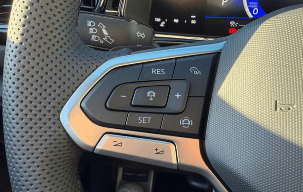 volkswagen-t-roc-2-0-tdi-150ch-r-line-dsg7 - 153474686