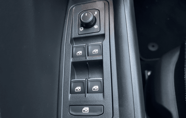 volkswagen-t-roc-2-0-tdi-150ch-r-line-dsg7 - 153504686