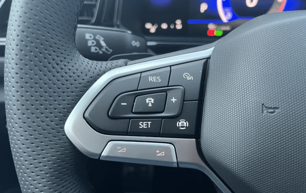 volkswagen-t-roc-2-0-tdi-150ch-r-line-dsg7 - 153504686