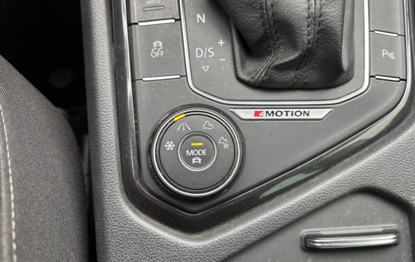 volkswagen-tiguan-2-0-tdi-150ch-bluemotion-technology-carat-edition-4motion-dsg7 - 153824686