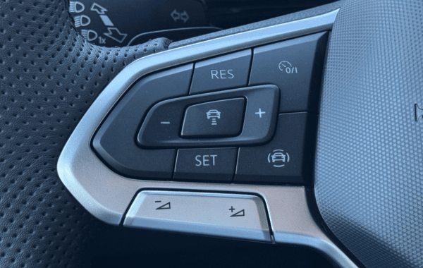 volkswagen-t-roc-2-0-tdi-150ch-r-line-dsg7 - 154784686