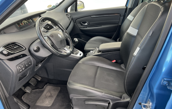 renault-grand-scenic-iii-1-5-dci-110ch-energy-bose-eco2-7-places-2015 - 154904686