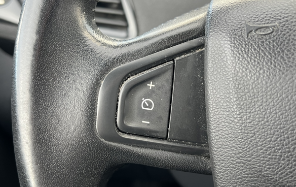 renault-grand-scenic-iii-1-5-dci-110ch-energy-bose-eco2-7-places-2015 - 154904686