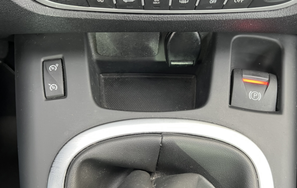 renault-grand-scenic-iii-1-5-dci-110ch-energy-bose-eco2-7-places-2015 - 154904686