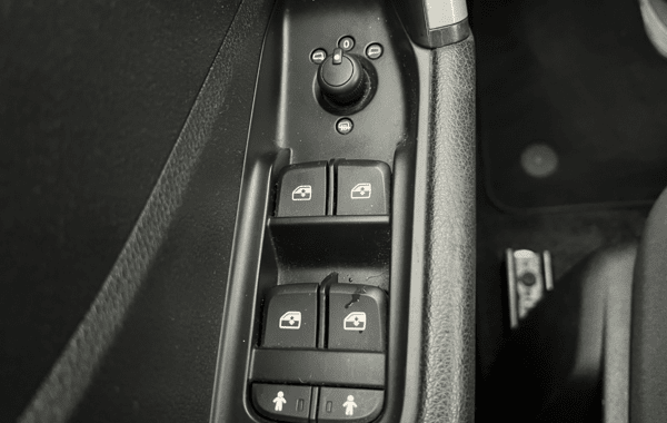 audi-q2-1-4-tfsi-150ch-cod-s-line-s-tronic-7 - 156344686