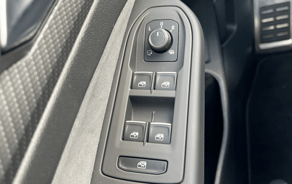 volkswagen-golf-viii-1-5-etsi-opf-130ch-r-line-dsg7 - 156754686