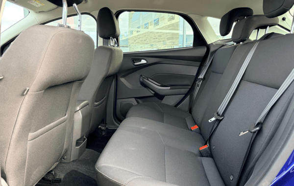 ford-focus-1-0-ecoboost-100ch-stop-start-business-nav - 157494686