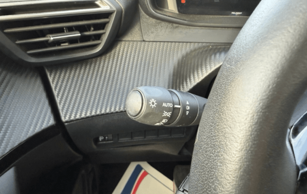 peugeot-2008-1-2-hybrid-145ch-allure-e-dcs6 - 159204686