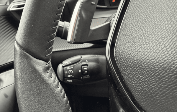 peugeot-2008-1-2-hybrid-145ch-allure-e-dcs6 - 159224686