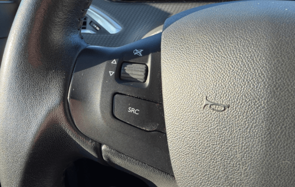 peugeot-208-1-5-bluehdi-100ch-e6-c-signature-bvm5-5p - 159264686